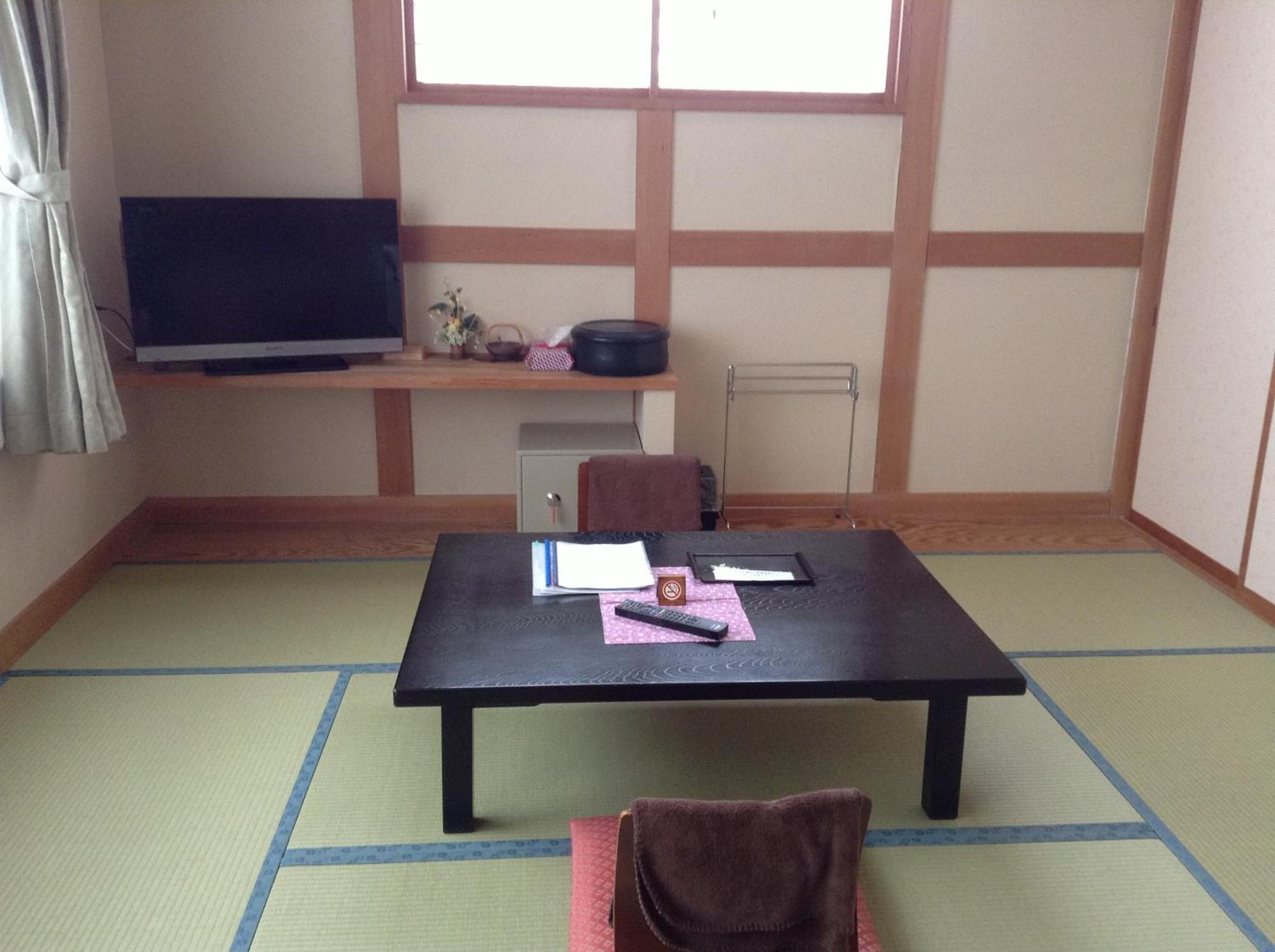 Minamiya 山とねこと遊ぶ宿 みなみ家 Хакуба Номер фото